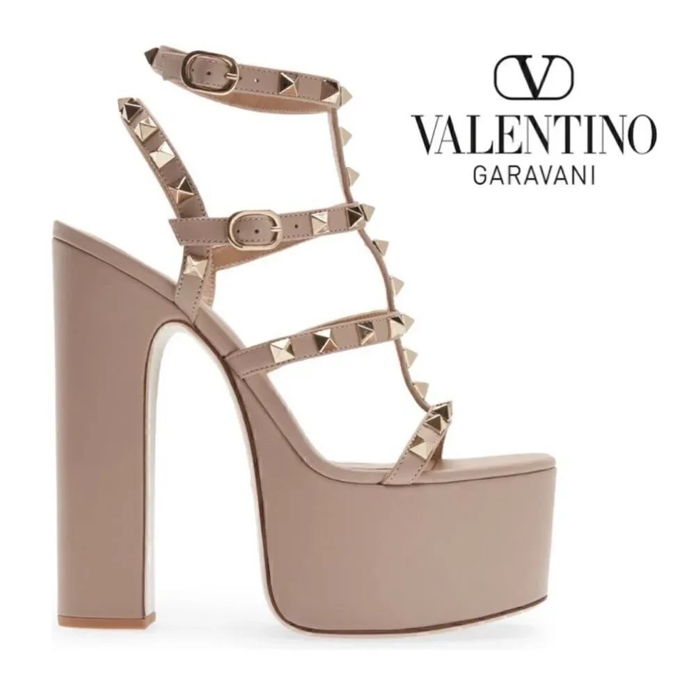 Valentino Garavani Rockstud Platform Heels Nude Size 39.5